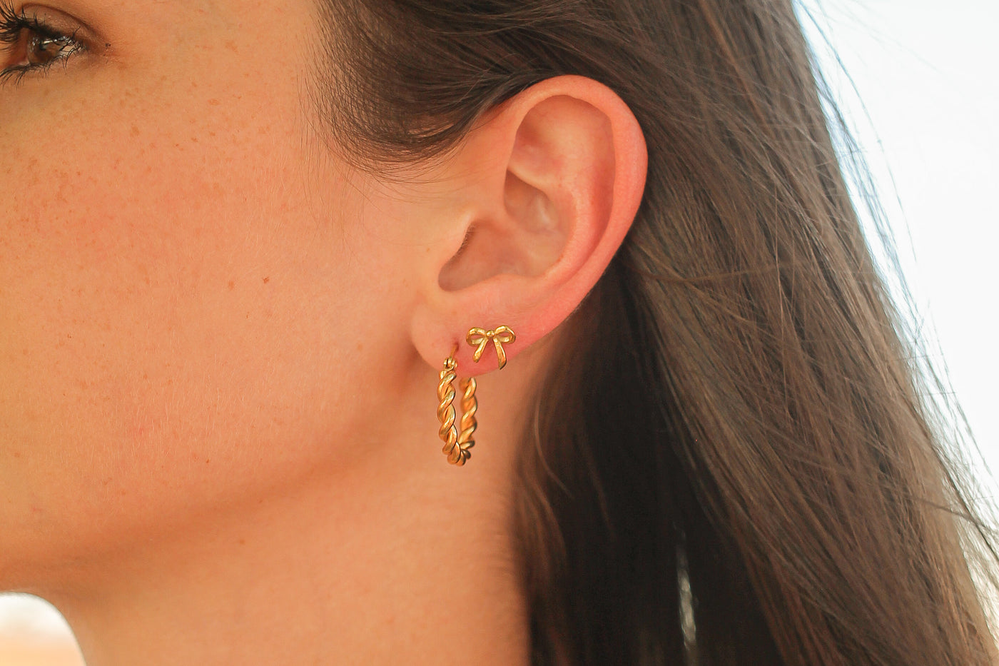 Bow Flat Back Stud in Gold