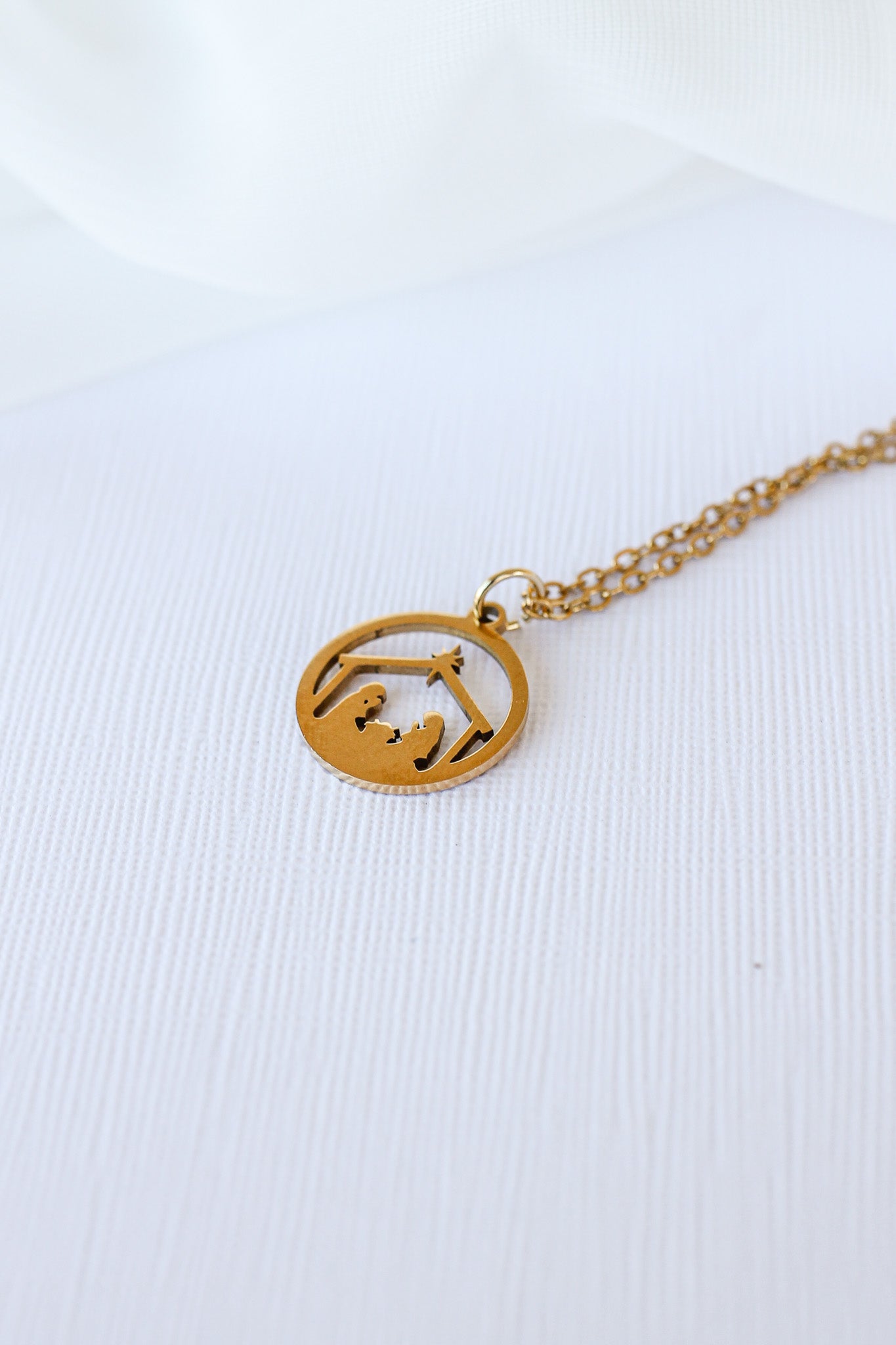 Nativity Necklace in Gold